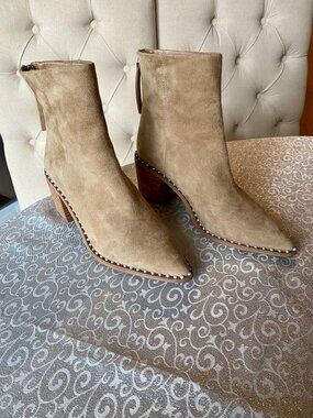 New Natural Suede Steve Madden Ankle Boots Women’s Size 8